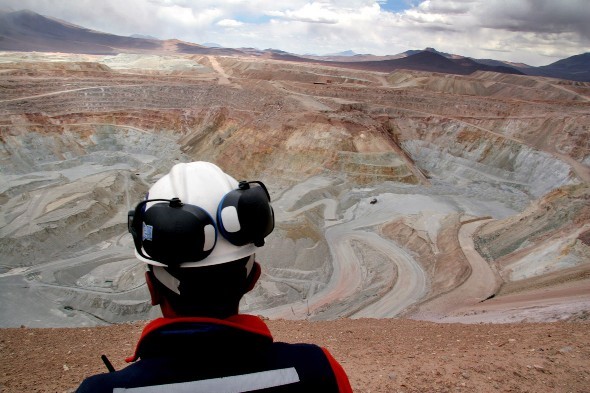 Unos 75 millones de dólares diarios costaría paralizar las faenas mineras del país